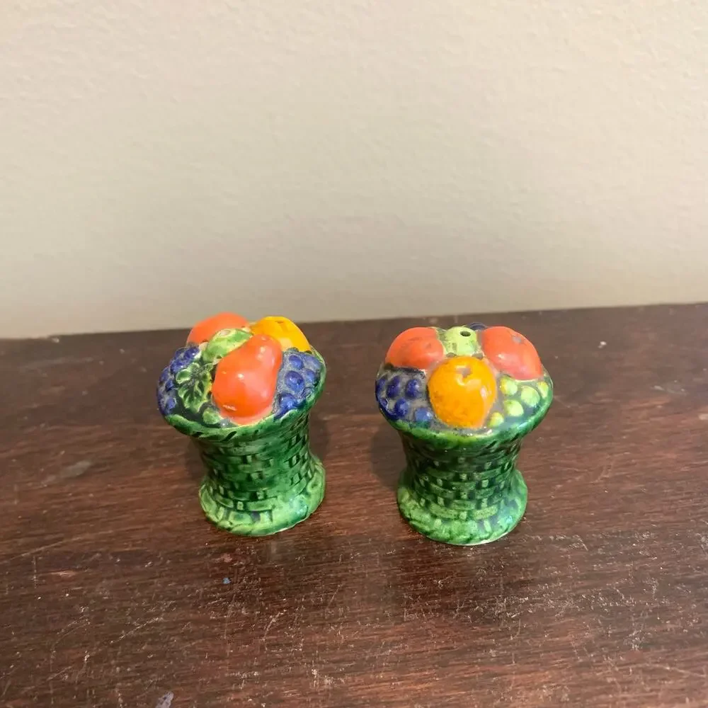 Vintage‎ green woven basket with fruit ceramic salt & pepper shaker set